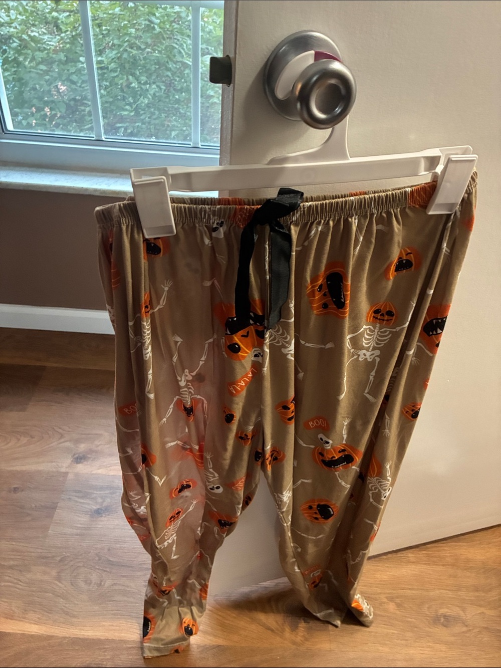 Halloween Pumpkin & Skeleton Lounge Joggers - Beige/Orange